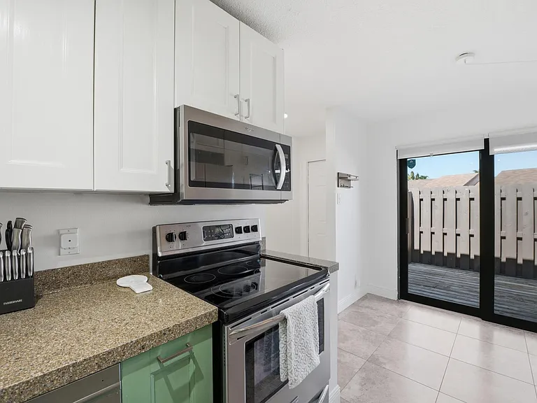 2075 SW 82nd Ave #2075 — Photo 15