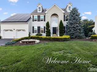 521 Spotswood Gravel Hill Rd, Monroe Township, NJ 08831