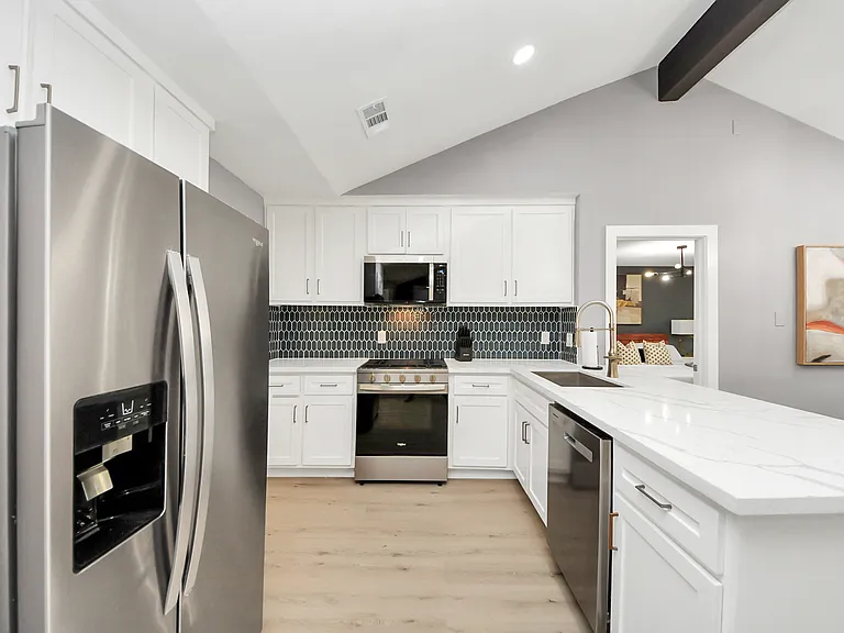 Falcon Meadow Dr — Photo 5
