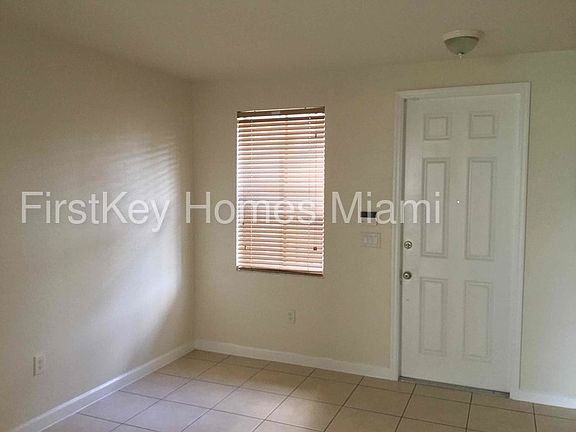 2nd image of 2884 SE 2nd Dr Unit 3