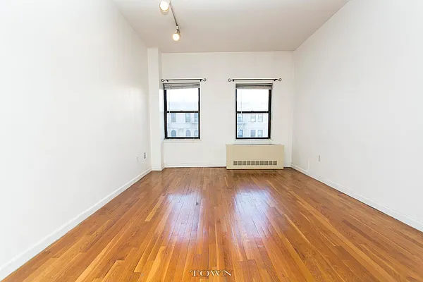 Rented by Town Residential | media 5