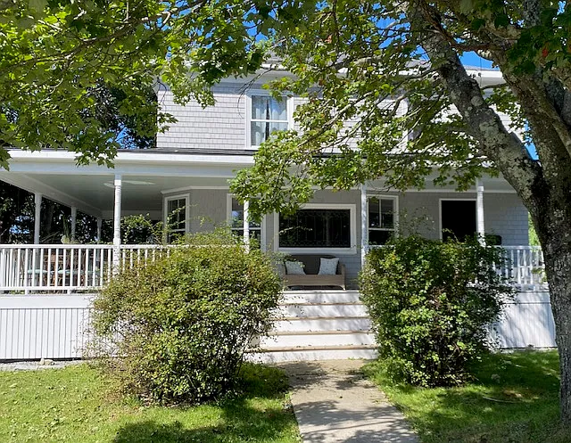 90 Brackett Ave — Photo 2