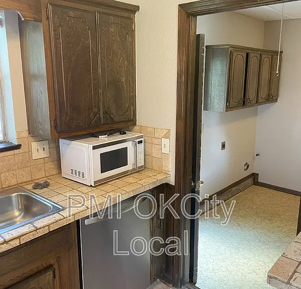 2325 N Redmond Ave — Photo 8