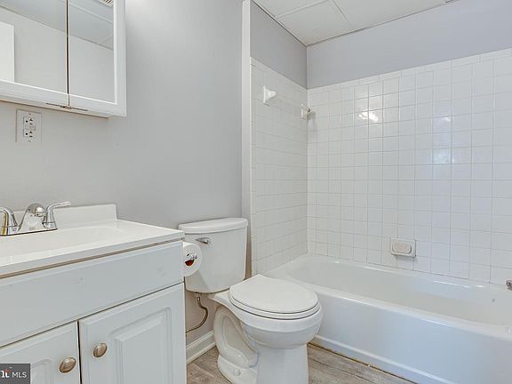 3rd image of 7012 Lombard Ln