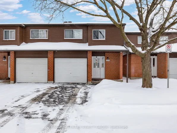1552 Queensdale Ave #14, Ottawa, ON K1T 1R7
