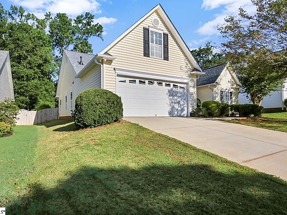 2nd image of 10 Mercer Dr