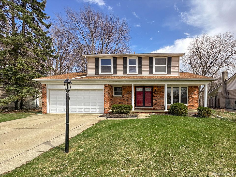 1st image of 30110 Manor Dr