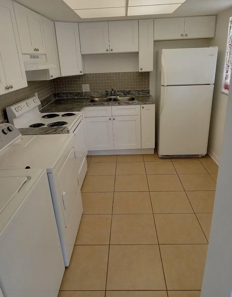 4911 York St — Photo 3
