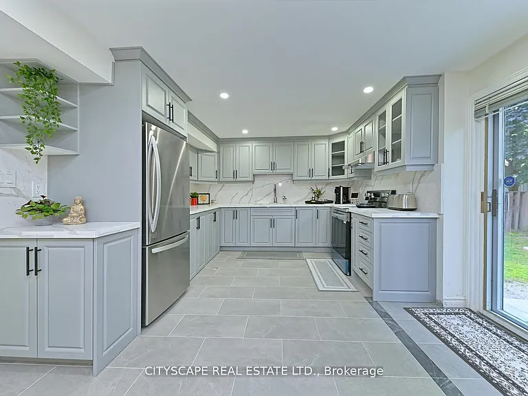354 Plains Rd W — Photo 9
