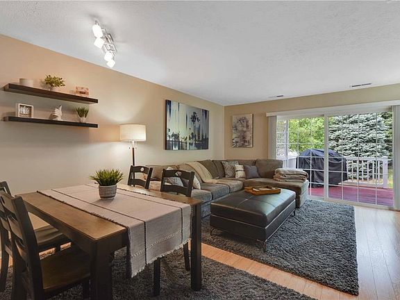 2nd image of 15758 Foxglove Ln