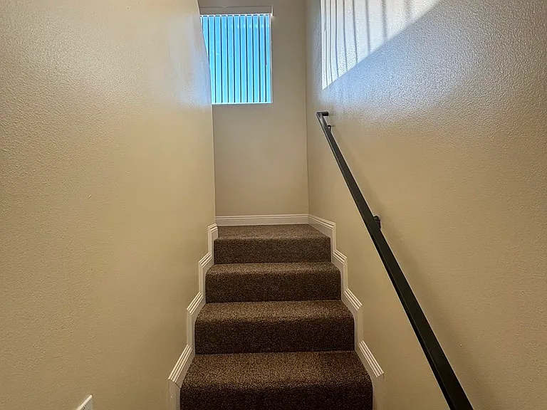 942 E 88th Pl — Photo 20