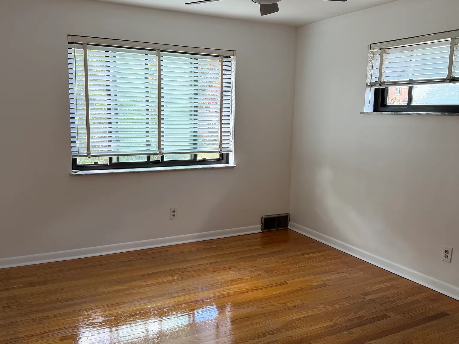 2 bed, 1000 sqft, $1,275 — Photo 3