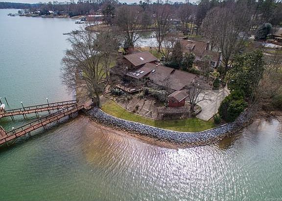5th image of 124 Island Ln