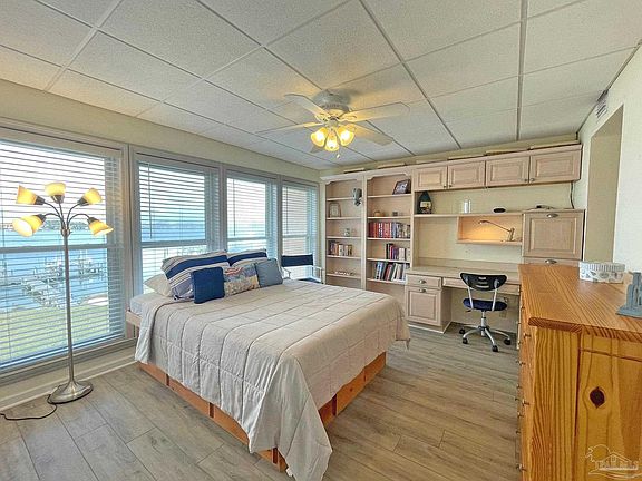 3rd image of 380 Fort Pickens Rd