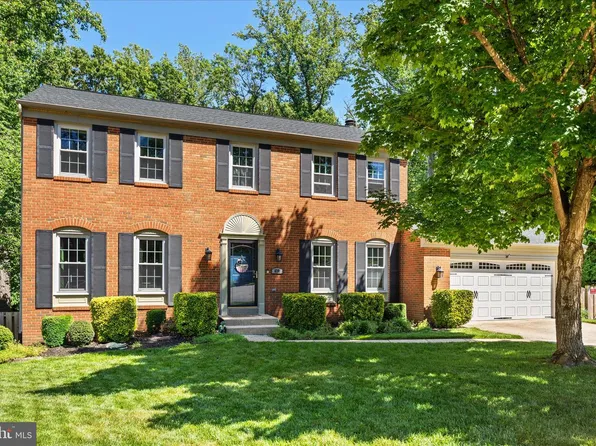 8201 Running Creek Ct, Springfield, VA 22153