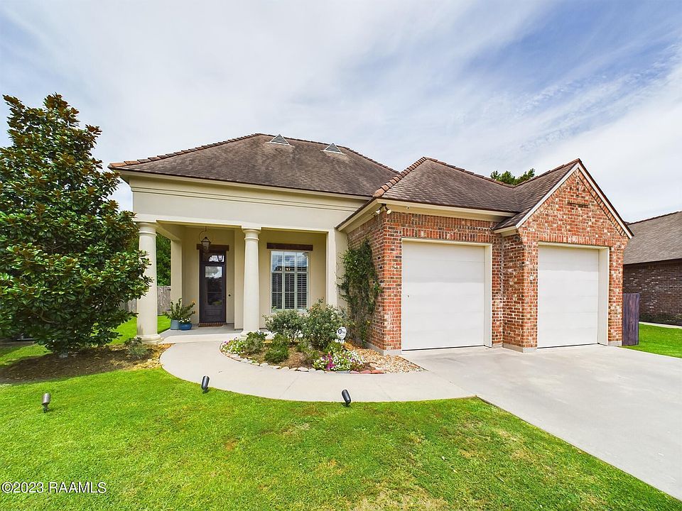 1st image of 327 Ardenwood Dr