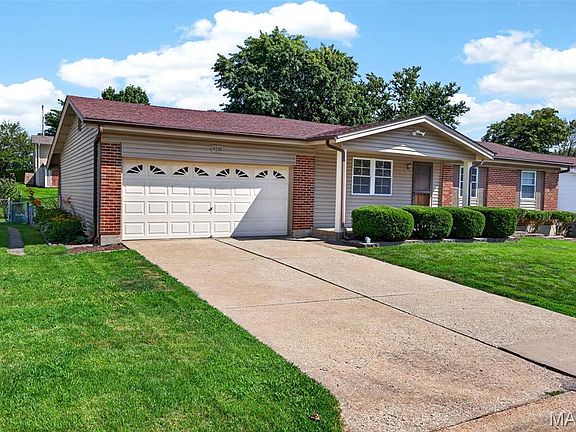5th image of 4116 Bridgehampton Dr
