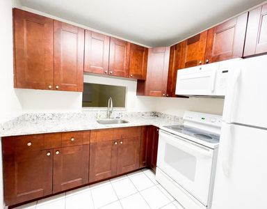 5011 W Oakland Park Blvd APT 305, Fort Lauderdale, FL, 33313