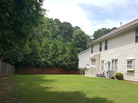 Private, fenced backyard
