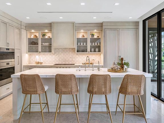 4th image of 6587 N PALMERAIE Boulevard #1043