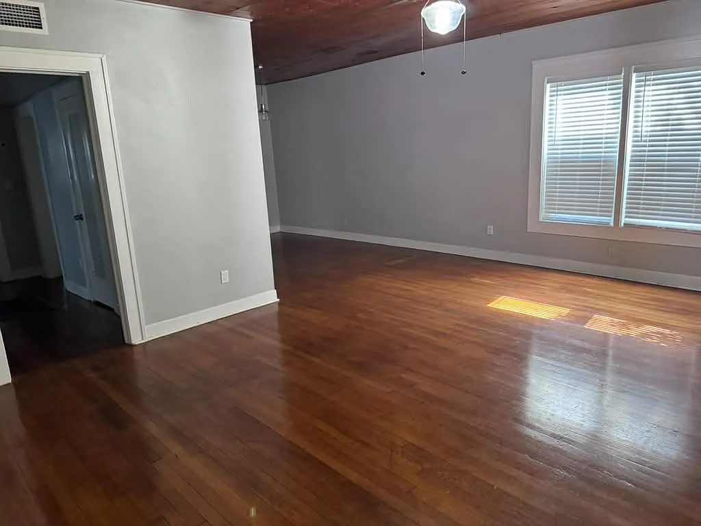 2 bed, $1,250 — Photo 2