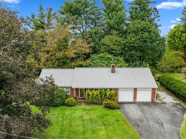 1384 Faucett Dr, West Chester, PA 19382