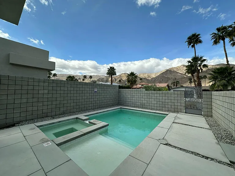 54620 Avenida Juarez — Photo 3