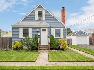 93 Jordan Ave, Cranston, RI 02910