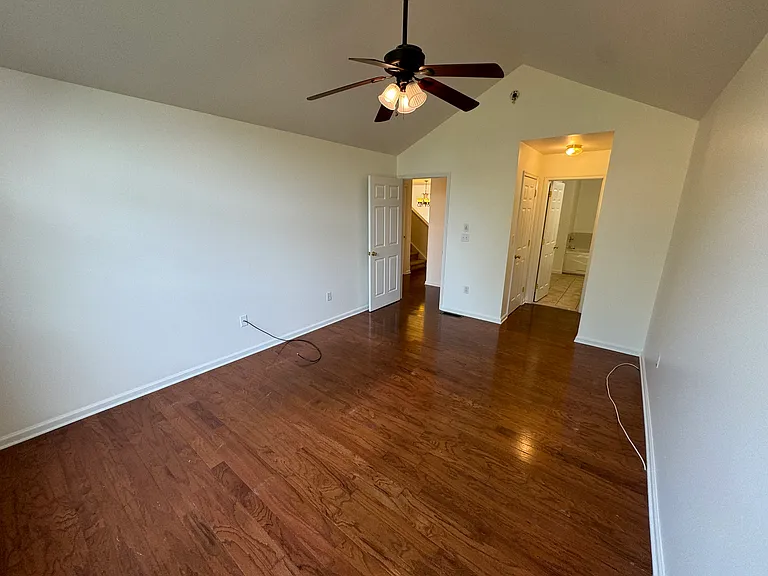 342 S 40th St — Photo 24