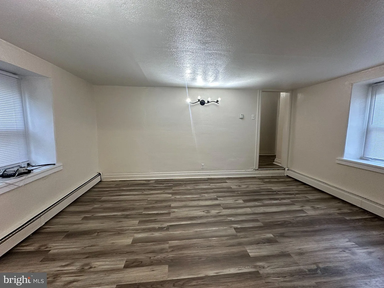 2 bed, 1.0 bath, 1119 sqft, $1,750 — Photo 4