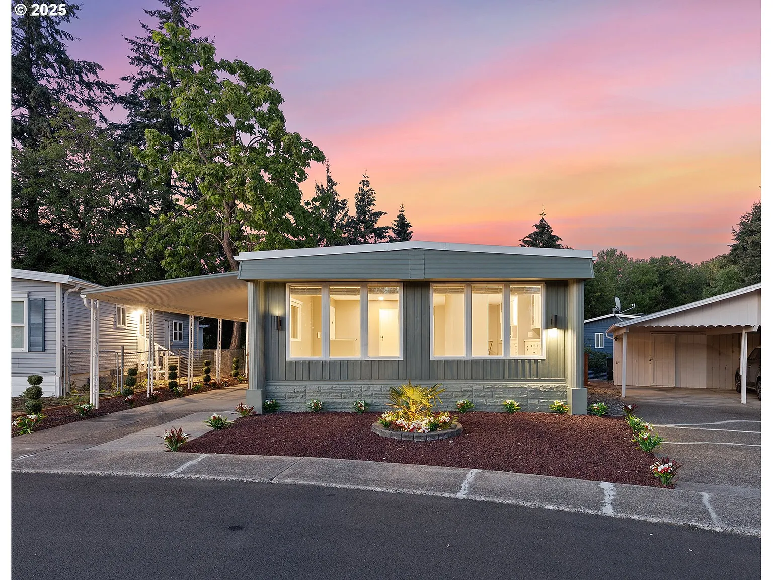 570 N 10th Ave Unit 110 photo 1