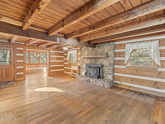 6th image of 205 Tobby Hollow Ln