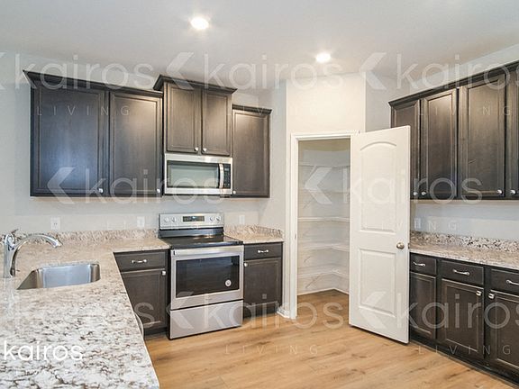 4th image of 117 Mount Vernon Way
