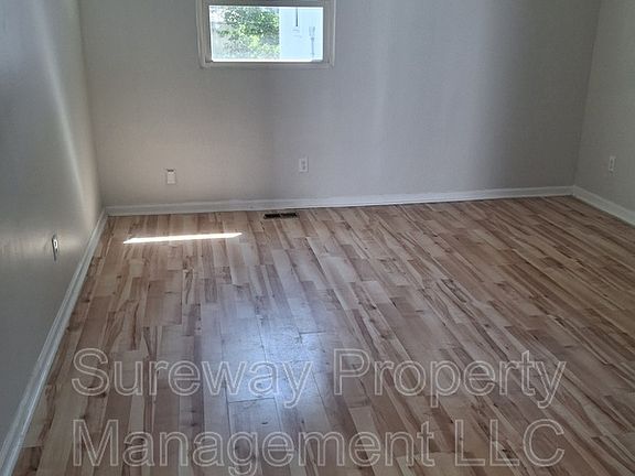 4th image of 41 Eastmont Ln