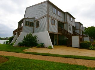 222 Mill Point Dr, Hampton, VA 23669
