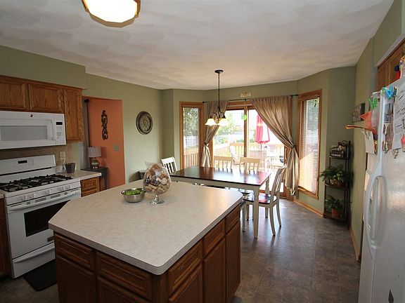 5th image of 13311 Stamford Ln