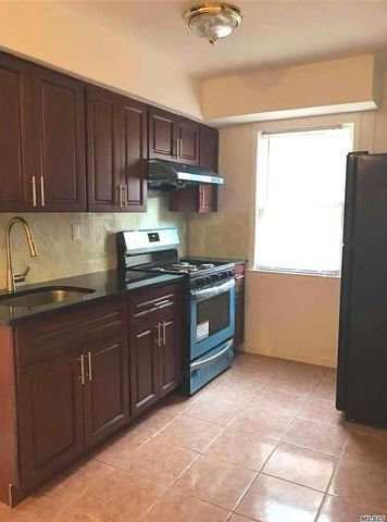 2nd image of 805 College Point Blvd #1F