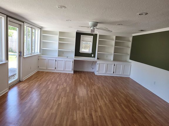 5th image of 240 Lee Dr