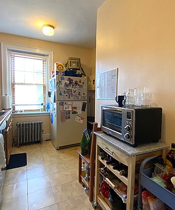 2nd image of 48 Strathmore Rd APT 26