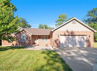 404 Chimney Rock Dr, Freeburg, IL 62243