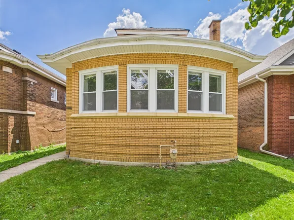 8015 S Paxton Ave, Chicago, IL 60617