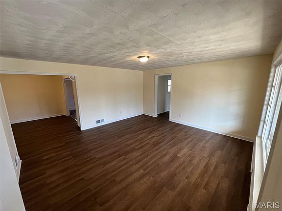 2nd image of 101 S Hickory St