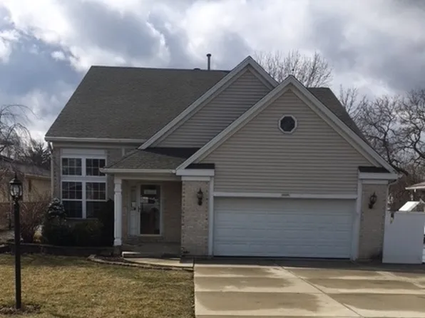 340 S Prospect St, Roselle, IL 60172