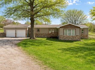 34530 255th St, Easton, KS 66020