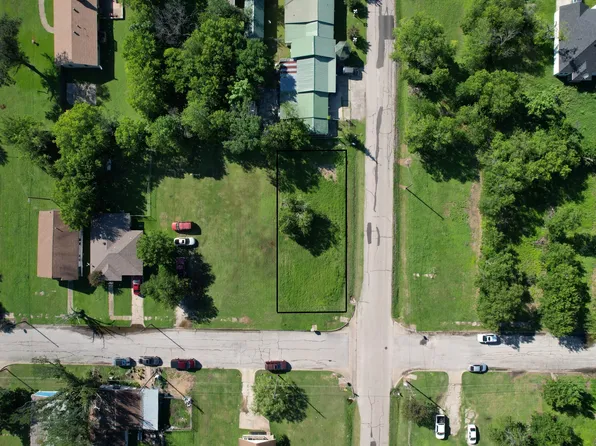 1218 E 12th Ave, Corsicana, TX 75110