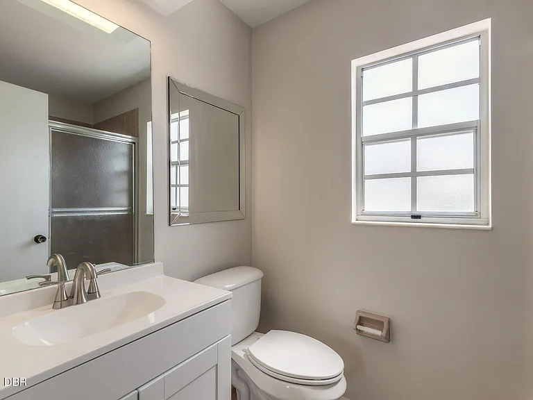 2 Nantucket Dr — Photo 28