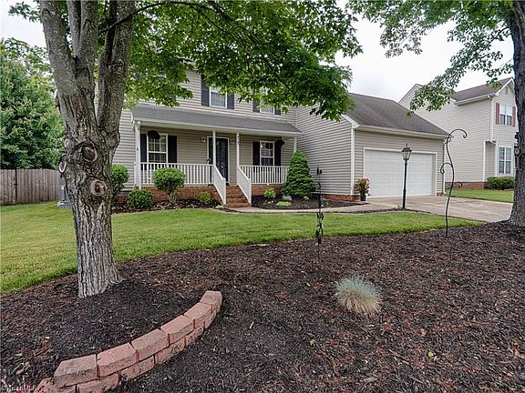 3rd image of 4703 Prestbury Dr