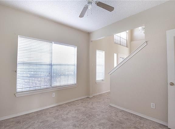 3rd image of 1806 Elm Creek Dr