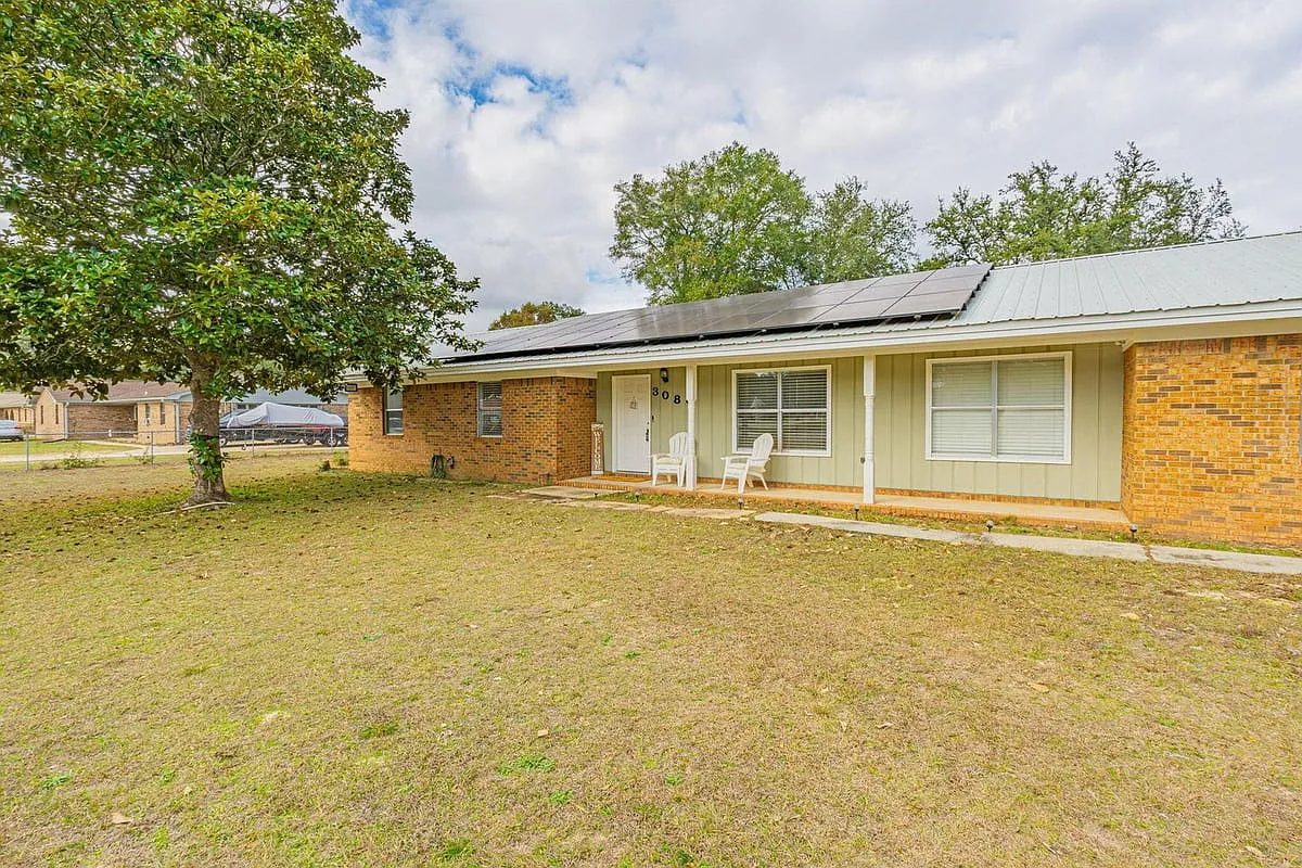 3083 Skyline Drive — Photo 1