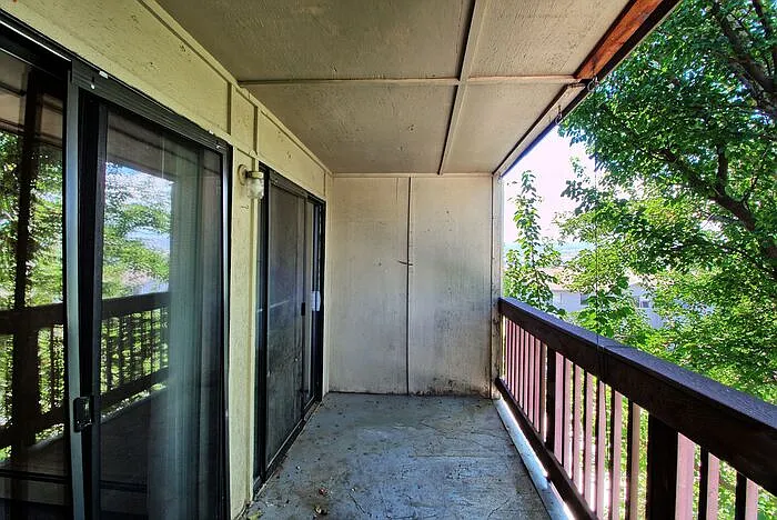 125 Franklin Ave #412 — Photo 22
